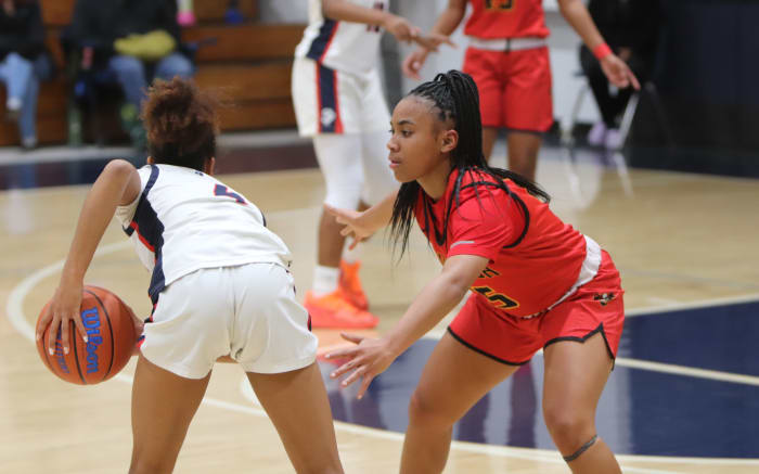 Puff D's up for Etiwanda against St. Paul. Photo: John Murphy